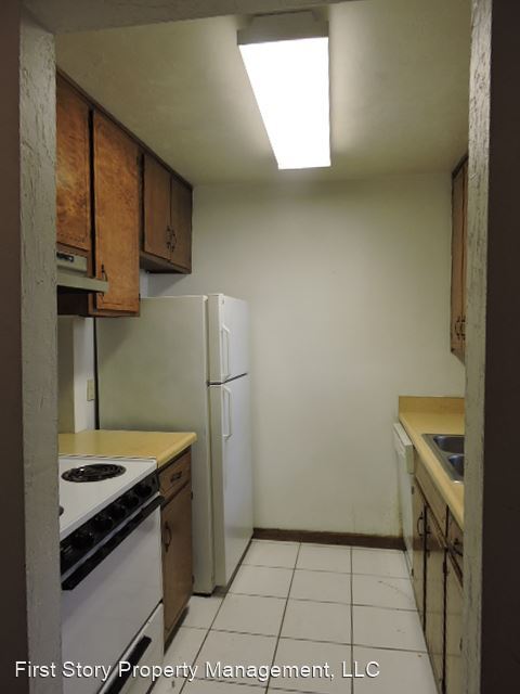 Building Photo - 2 br, 1.5 bath House - 611 Acorn Grove Court