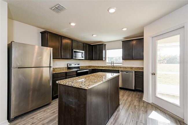 Foto del edificio - 5367 Companion Ln
