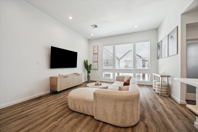 Foto del edificio - 1103 Highland Rnch Ln