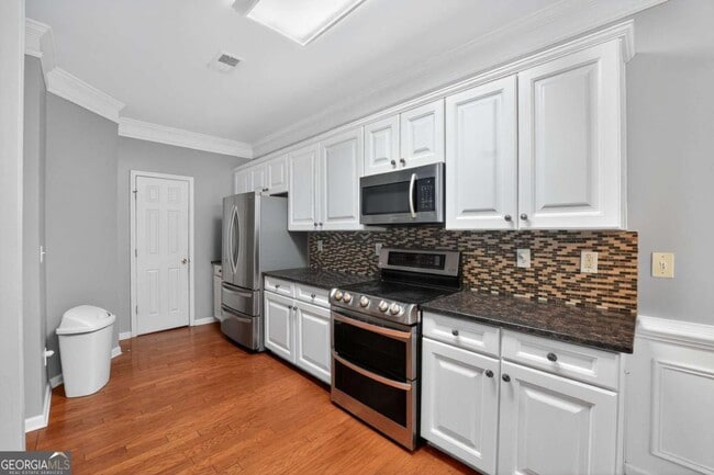 Building Photo - 605 Lofty Ln