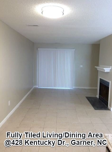 Building Photo - Garner 2 BR, 2 FULL Bath Single Level Town...