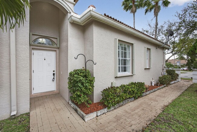 Building Photo - 2675 Pyes Harbour