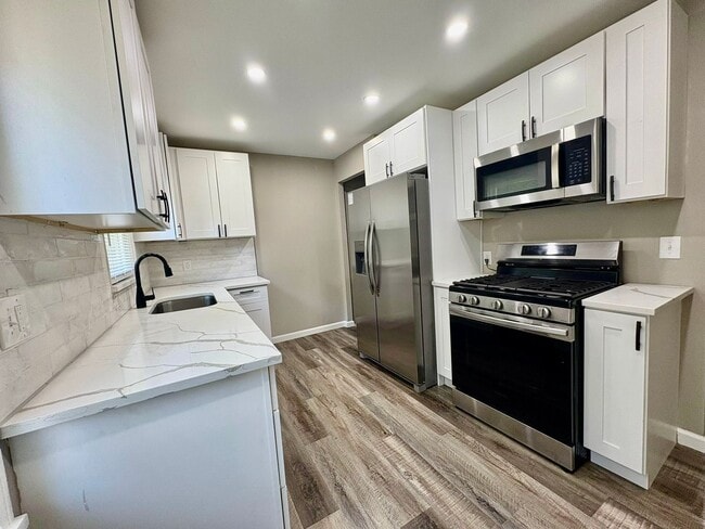 Building Photo - Great South Green home!