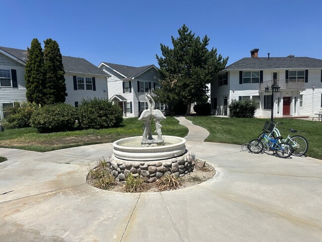 Building Photo - 112 Davis Ave