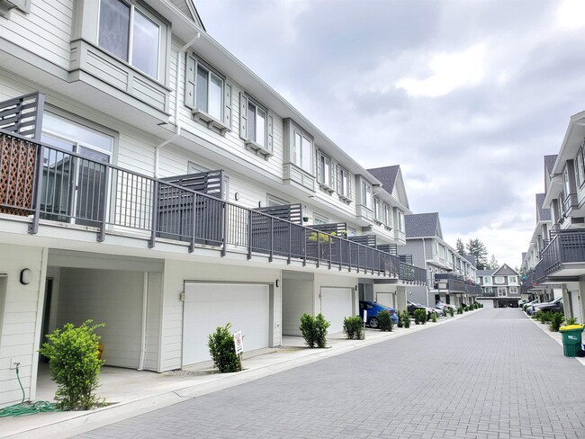 Photo du bâtiment - 15850-85 85 Ave