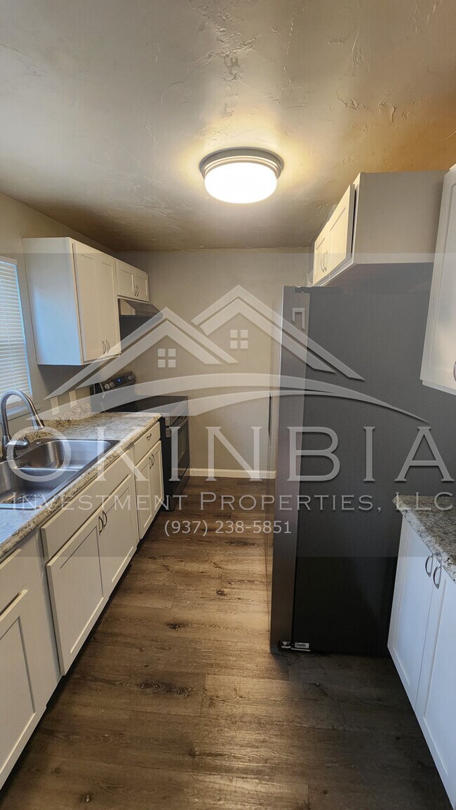 Building Photo - 3 Bedroom 1 bath Cape cod style home with ...