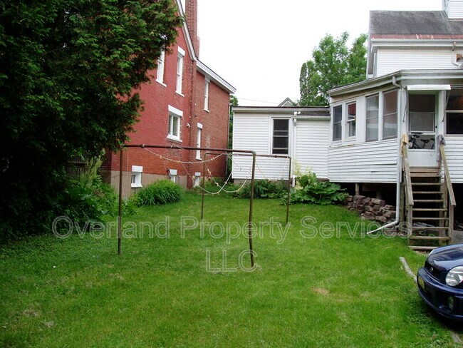 Building Photo - 418 North St