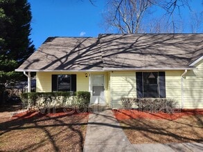 Building Photo - 9 Elm St
