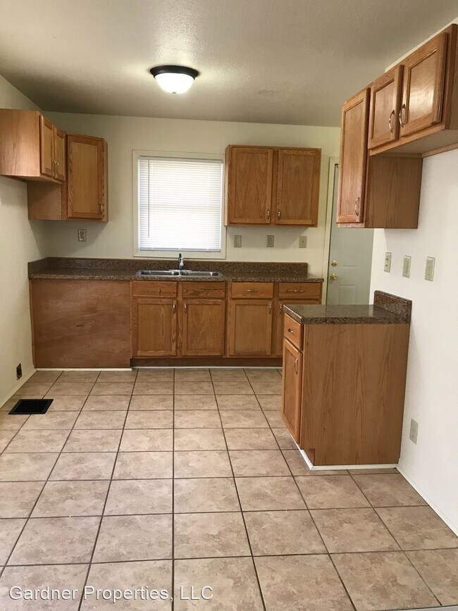 Building Photo - 2 br, 1 bath House - 3752 N 61st Street