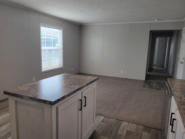 Foto del edificio - 38060 Leverette Ave