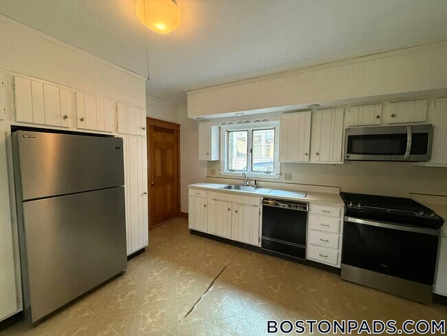 Building Photo - 80 Curtis St