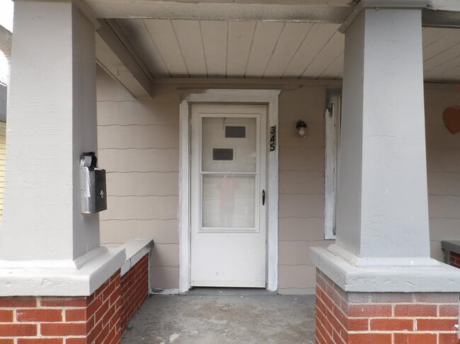 Building Photo - 345 Holmes St