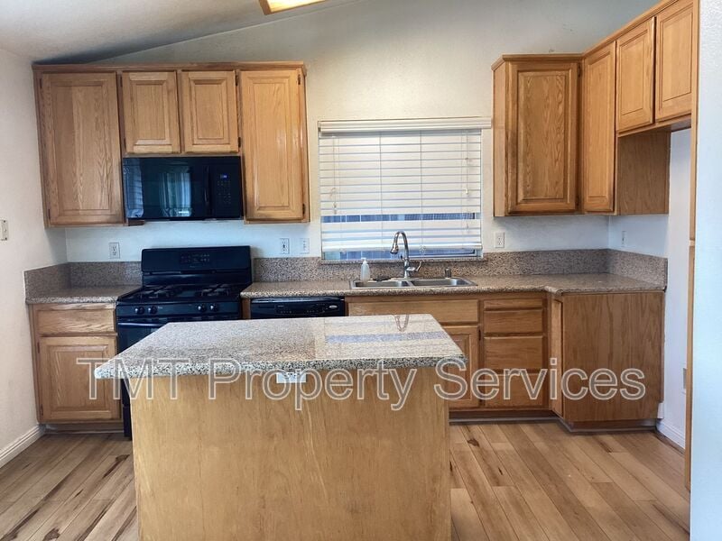 Foto principal - 8587 New Island Way