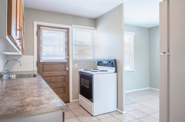 Foto del edificio - 2141 Garfield Ave