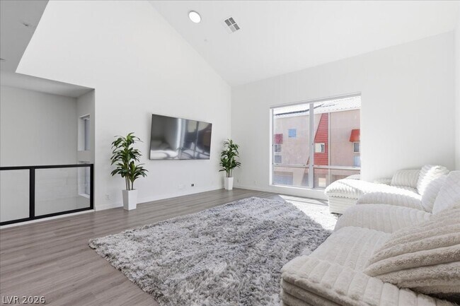 Foto del edificio - 250 Tower St