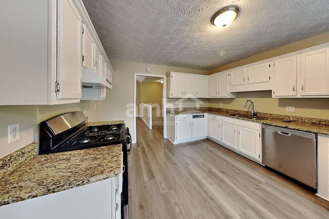 Building Photo - 808 Grindstone Ct SW