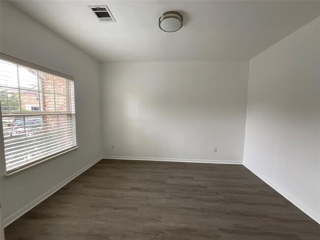 Building Photo - 18405 Wind Valley Way