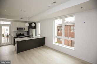 Building Photo - 1229 N 27th St