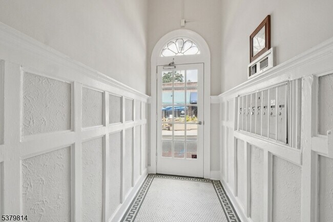Foto del edificio - 166 Maplewood Ave