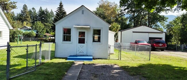 Building Photo - 1307 3rd Ave W