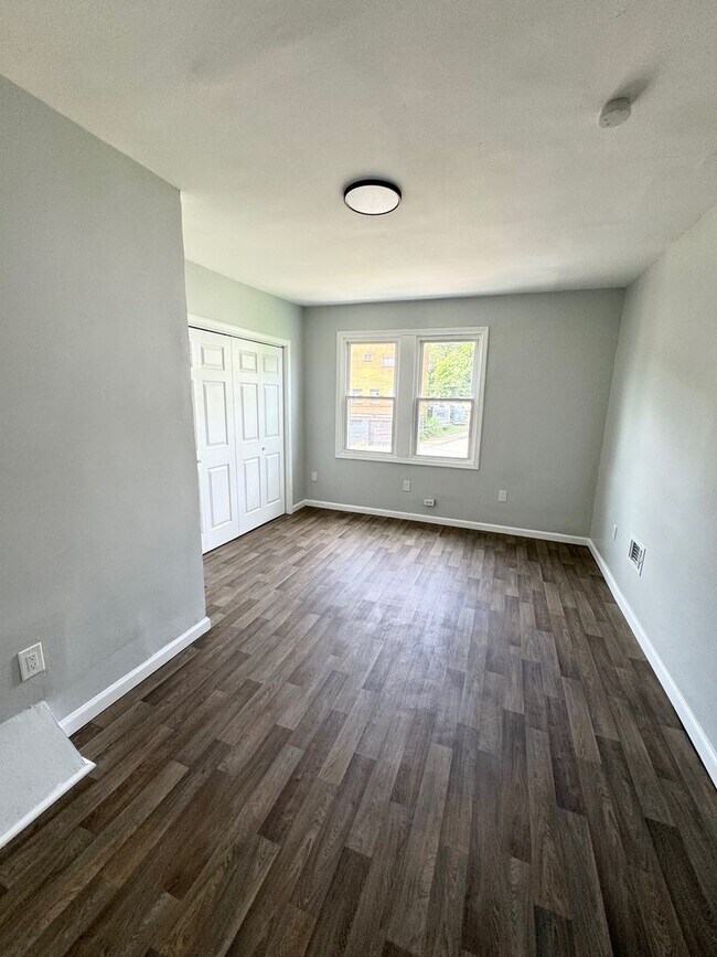 Foto del edificio - 902 Robinson St
