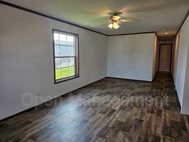 Foto del edificio - 511 E 1st St