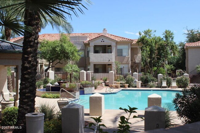 Foto del edificio - 3830 E Lakewood Pkwy E