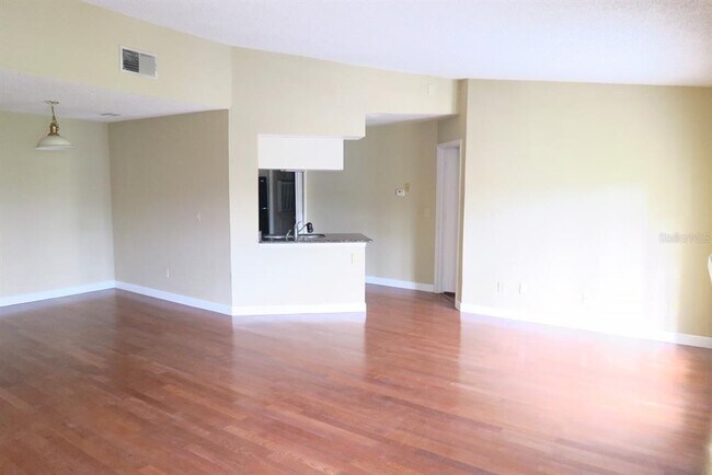 Building Photo - 2550 N Alafaya Trail