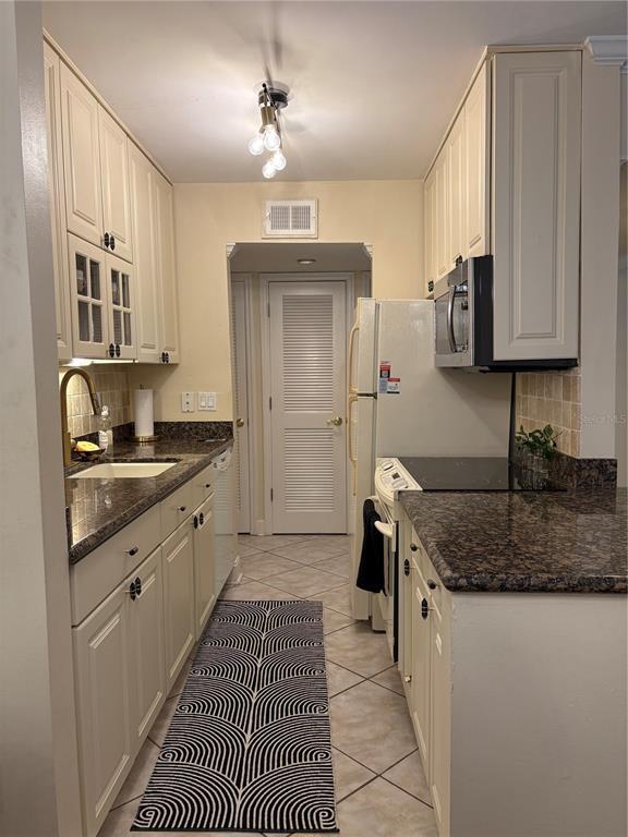 Building Photo - 3325 Bayshore Blvd