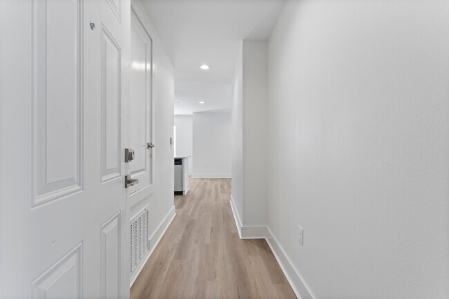 Foto del edificio - Current Apartments