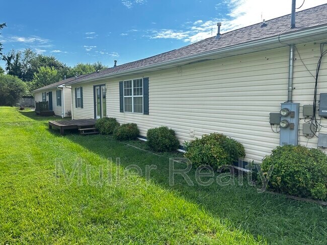 Foto del edificio - 4428 High School Rd