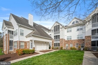 Building Photo - 6520 Lake Park Dr