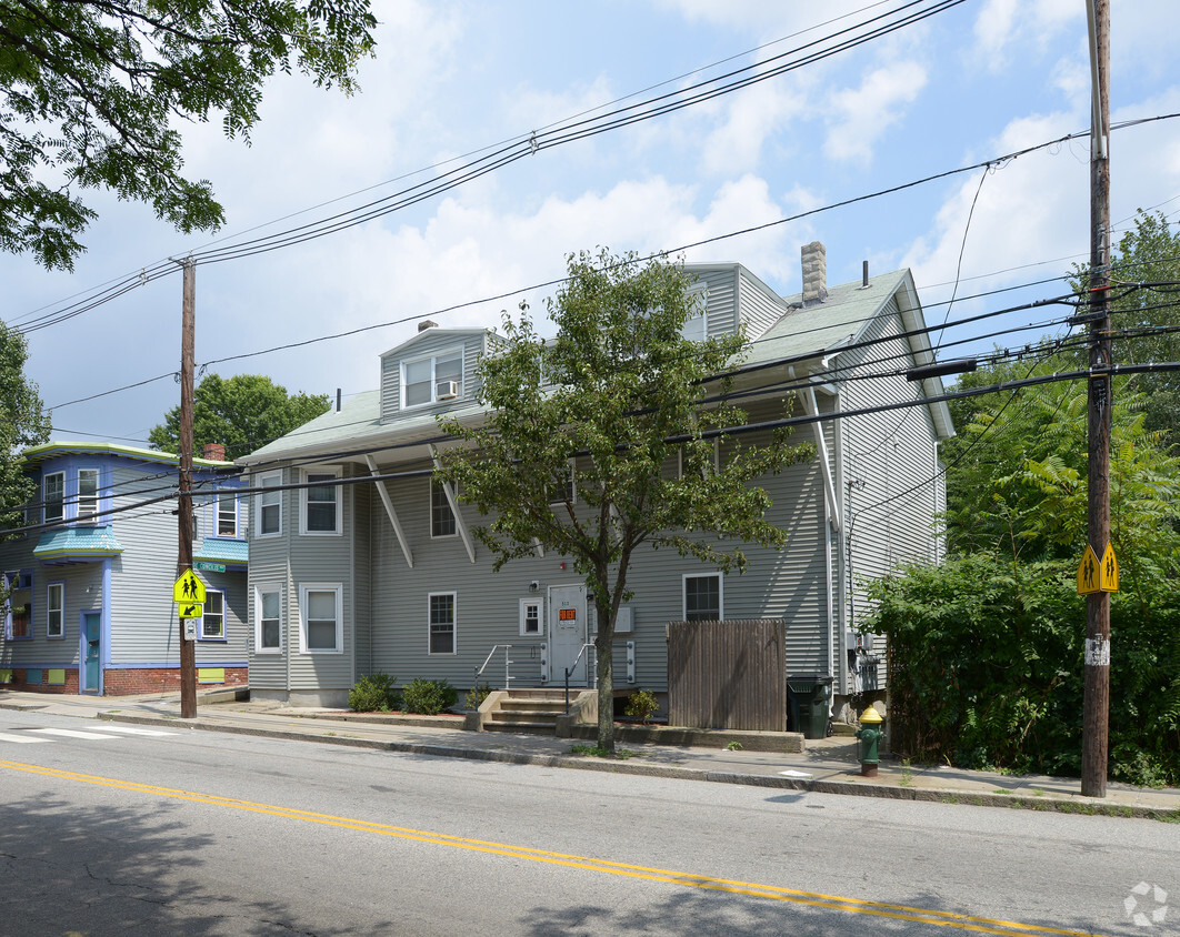 Primary Photo - 513 Charles St
