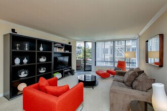 Building Photo - 900 Bush St