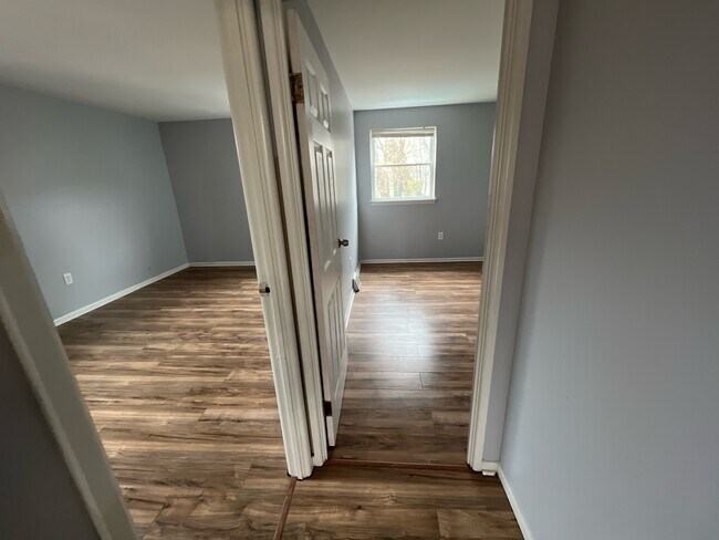 Foto del edificio - 4714 Saint Denis Dr