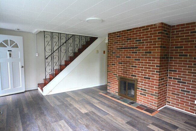 Foto del edificio - 14 Fairlawn Cir