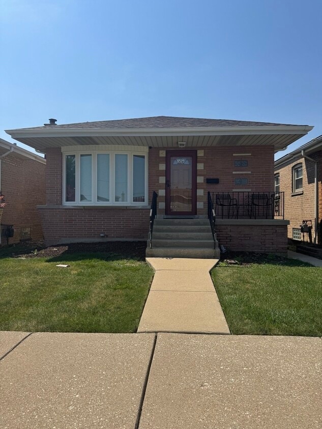 Primary Photo - 6525 W 63rd Pl