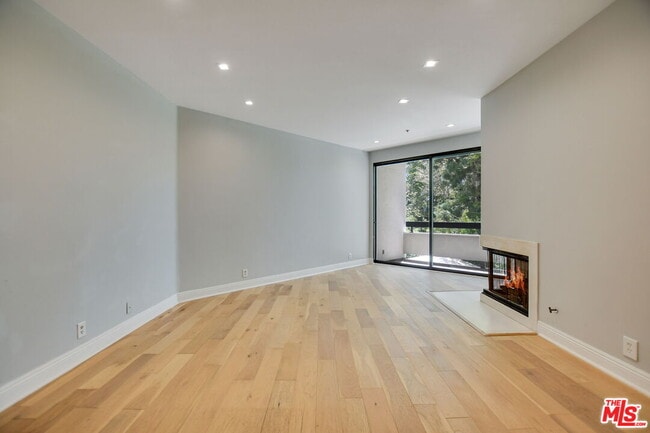 Building Photo - 2112 Century Park Ln