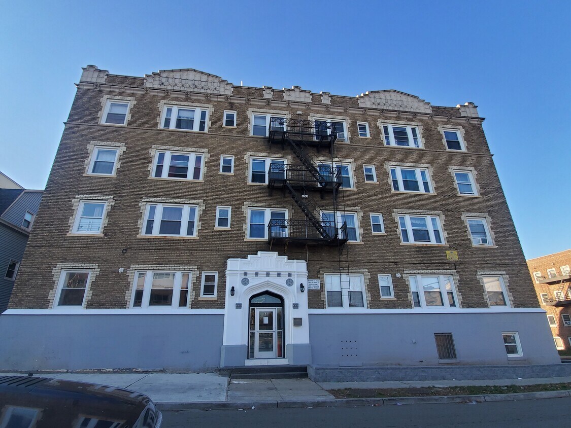 Primary Photo - 63 N Walnut St