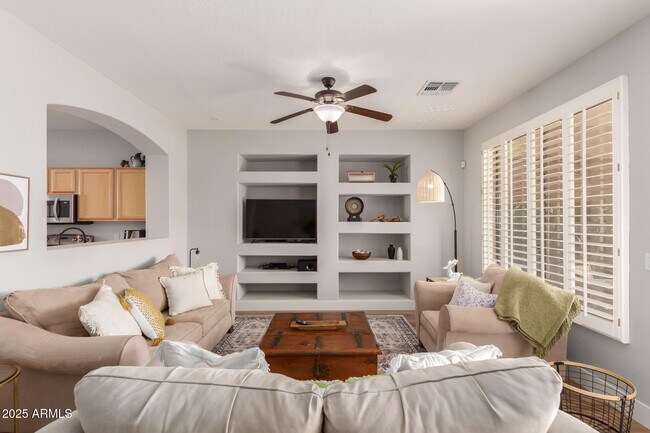 Foto del edificio - 3725 E Meadowview Dr