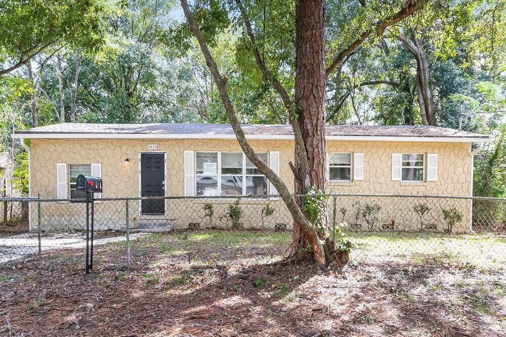Foto principal - 2434 Quail Ave