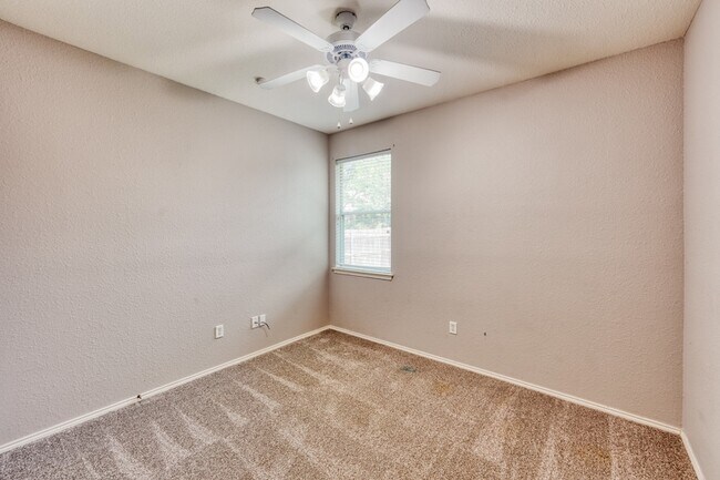 Foto del edificio - 2617 Bissonet Dr