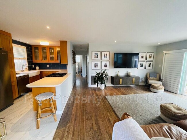 Foto del edificio - 392 Bonito Ave