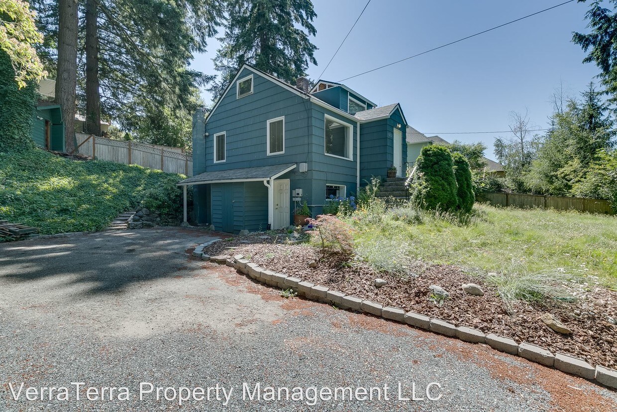 Primary Photo - 2 br, 1 bath House - 19727 Locust Way