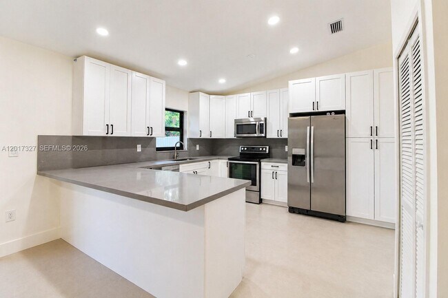 Building Photo - 10088 SW 143rd Ct