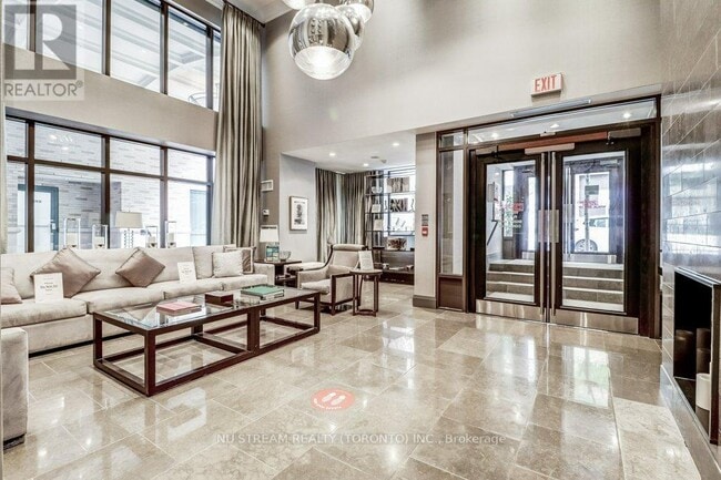 Building Photo - 35 Hayden St