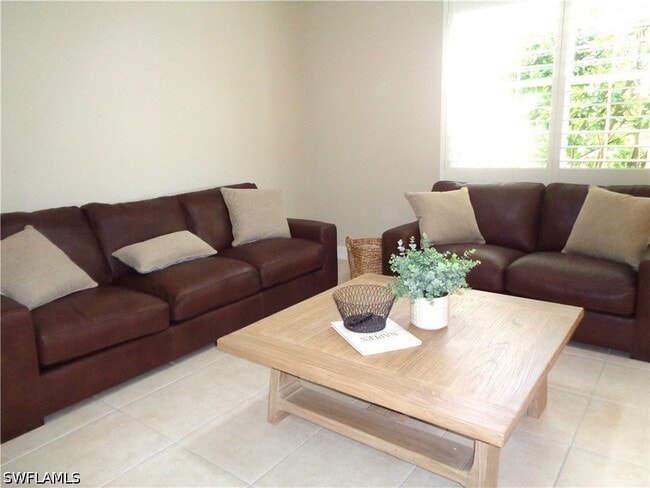 Foto del edificio - 734 Regency Reserve Cir