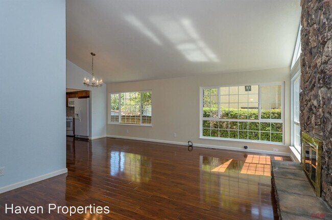 Building Photo - 4 br, 3 bath House - 810 Del Rio Ave