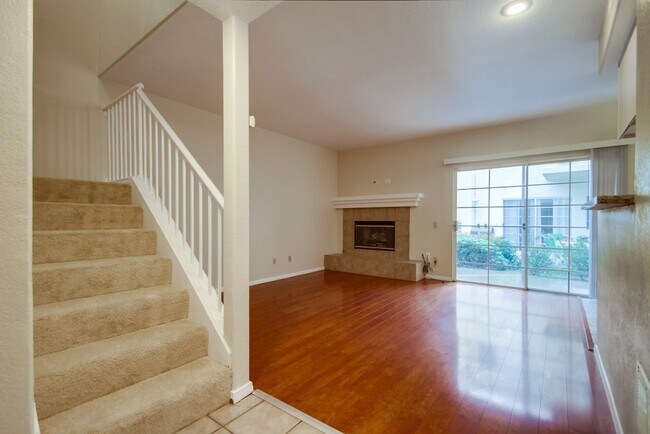 Foto del edificio - Spacious Townhome in San Marcos, 2-Car Garage, and a Tropical Community Pool!!