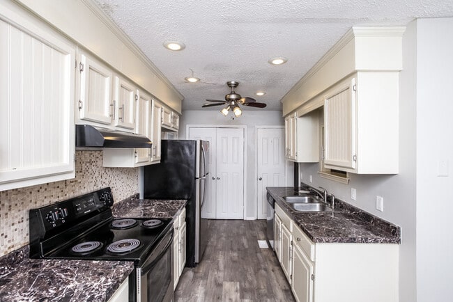 Foto del edificio - 106 Maid Stone Ct